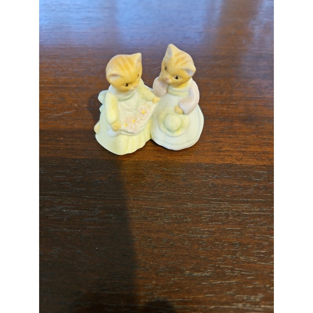 Vtg Yellow Striped Kittens Prairie Little‎ House Dresses Aprons Bisque Figurine
